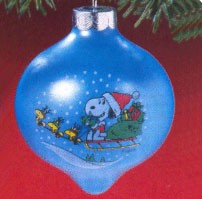 1988 Peanuts Ball  Hallmark Keepsake Ornament 475QX2801-2