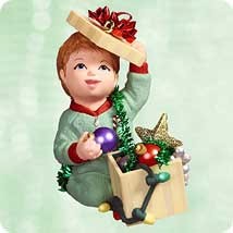 2003 Little Christmas Helper Hallmark Keepsake Ornament QXG8747