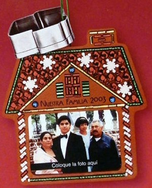 2003 El Portafoto de Nuestra Familia Hallmark Keepsake Ornament QXG2537