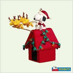 2005 Peanuts - Santa Beagle  Hallmark Keepsake Ornament 1495QXI648-5