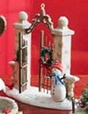 2007 Winter Park The Park Gates Hallmark Keepsake Ornament QP1217