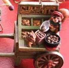 2007 Kringlewood Farms Nuts about Nuts Hallmark Keepsake Ornament QP1917