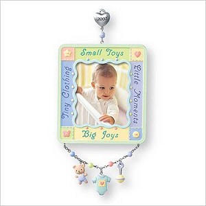 2007 Baby's 1st Christmas Photo Holder Hallmark Keepsake Ornament QXG6099