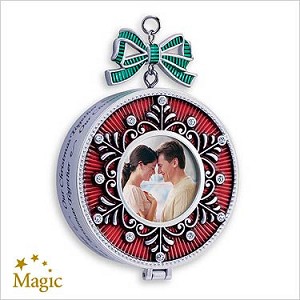 2007 Loving Memory Locket *Magic Hallmark Keepsake Ornament QXG6147