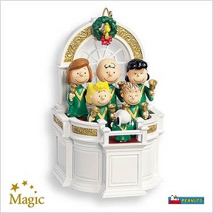 2007 Peanuts Ringing in Christmas *Magic Hallmark Keepsake Ornament QXI4309