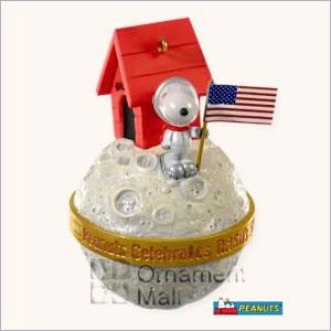 2008 Snoopy NASA Astronaut Hallmark Keepsake Ornament QK4374