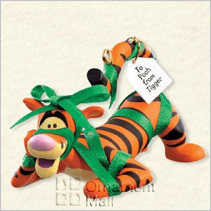 2008 Winnie the Pooh A Present for Pooh (Tigger) Hallmark Keepsake Ornament QXD4144