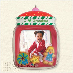 2008 I Love Grandma Photo Holder Hallmark Keepsake Ornament QXG6144