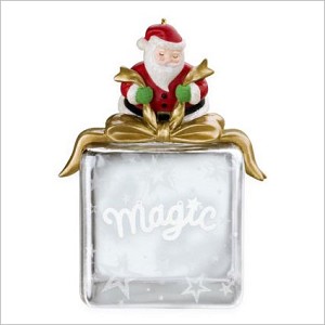 2009 Santa's Magic Touch Glass Cube Hallmark Keepsake Ornament QHC4032