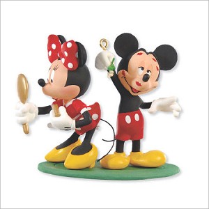 2009 Mistletoe Mickey  Hallmark Keepsake Ornament QXD2015-2