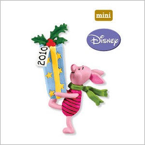 2010 Piglet A Friendly Sort of Gift *Miniature Hallmark Keepsake Ornament QXM9003