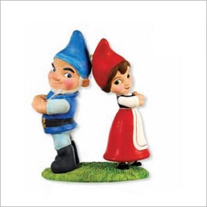 2011 Gnomeo and Juliet Love on the Lawn Hallmark Keepsake Ornament QXD1019