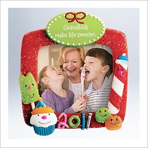 2011 Grandkids Make Life Sweeter Photo Holder Hallmark Keepsake Ornament QXG4069