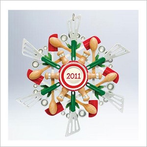 2011 Savory Snowflake Kitchen Gadget Wreath Hallmark Keepsake Ornament QXG4147