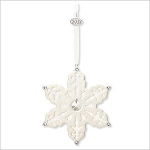 2012 Dated Snowflake Hallmark Keepsake Ornament qxg3514