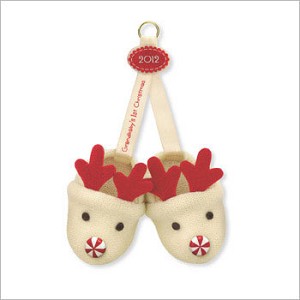 2012 Grandbaby's First Christmas Hallmark Keepsake Ornament qxg4704