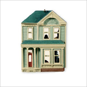 2013 Nostalgic Houses and Shops 30th Stately Victorian Hallmark Keepsake Ornament QX9122