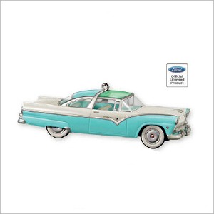 2013 Classic American Cars 23rd 1955 Ford Fairlane Crown Victoria Skyliner Hallmark Keepsake Ornament QX9185
