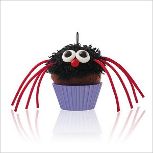 2014 Itsy Bitsy Cupcake *Halloween Hallmark Keepsake Ornament QFO5223