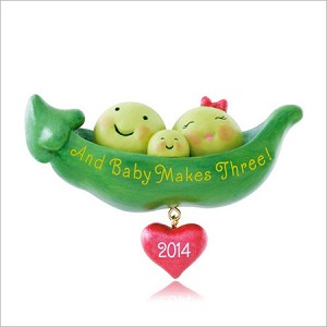 2014 New Parents Peas in a Pod Hallmark Keepsake Ornament QGO1073