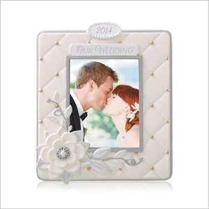 2014 Our Wedding Photo Holder Hallmark Keepsake Ornament QGO1153