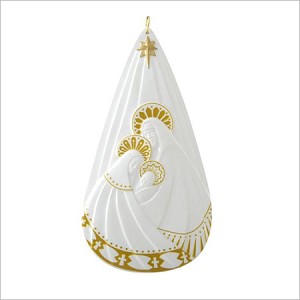2014 Holy Family Hallmark Keepsake Ornament QGO1336