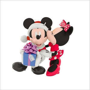 2014 Minnie's Perfect Present Hallmark Keepsake Ornament QXD6013