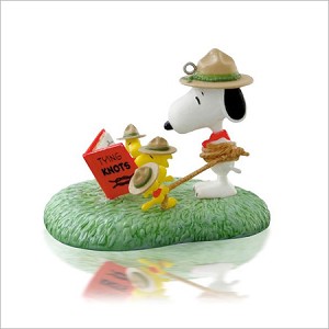 2014 Peanuts Learning the Ropes Hallmark Keepsake Ornament QXI2556