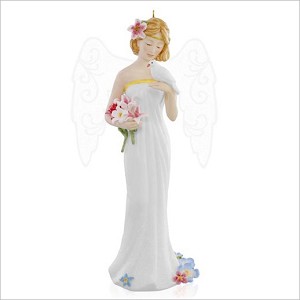 2015 Timeless Angel Hallmark Keepsake Ornament QGO1497