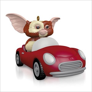 2015 Gremlins Gizmo to the Rescue Hallmark Keepsake Ornament QXI2239