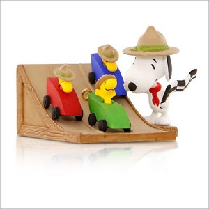 2015 Peanuts The Race is On Hallmark Keepsake Ornament QXI2379
