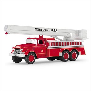 2016 Fire Brigade 14th 1959 GMC Fire Engine *Magic Hallmark Keepsake Ornament QX9214