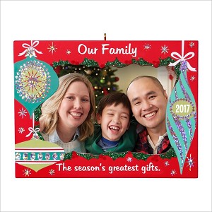 2017 Our Family Photo Holder Hallmark Keepsake Ornament QGO1132