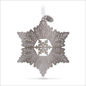 2017 A Glistening Gift For You Snowfake *VIP Gift Hallmark Keepsake Ornament 2017PremiereGift