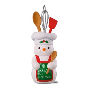 2018 Cookin Up a Little Yum Snowman Hallmark Keepsake Ornament QGO2153