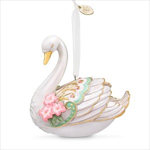 2018 Premium Stunning Swan Hallmark Keepsake Ornament QK6403