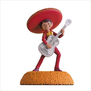 2018 Coco The World es Mi Familia *Magic Hallmark Keepsake Ornament QXD6416