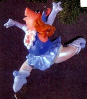 1983 Miss Piggy (NB) Hallmark Keepsake Ornament QX4057