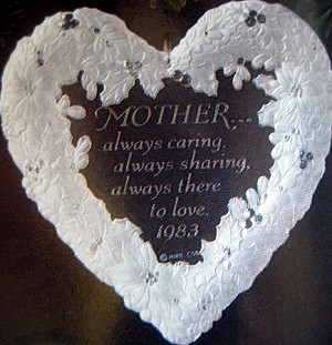 1983 Mother Acrylic (NB) Hallmark Keepsake Ornament QX3067-2-2