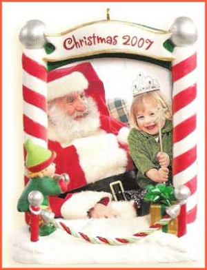 2007 Santa and Me Photo Holder Hallmark Keepsake Ornament QHF3079