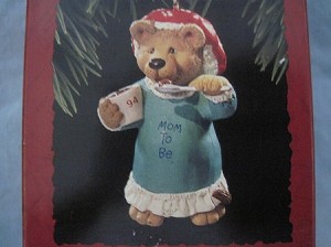 1994 Mom To Be Bear Hallmark Keepsake Ornament 795QX5506