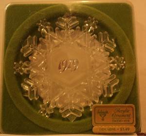1979 Ambassador Snowflake Acrylic Hallmark Keepsake Ornament QX37G