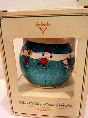 1980 Ambassador Peanuts Ball (NB) Hallmark Keepsake Ornament QX10H-2