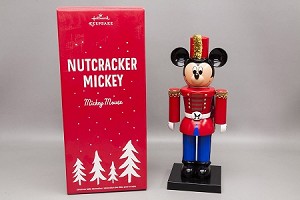 2015 Nutcracker Mickey Table Topper Hallmark Keepsake Ornament QXD4064-2