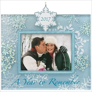 2017 A Year to Remember Snowflake Photo Holder Hallmark Keepsake Ornament QGO1855