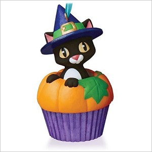 2015 Keepsake Cupcakes Monthly Series 3rd Punkin Kitty Hallmark Keepsake Ornament QHA1038