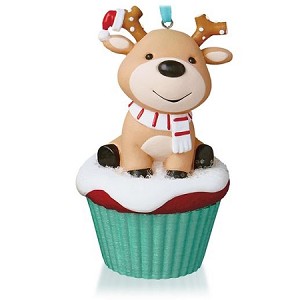 2015 Keepsake Cupcakes Monthly Series 5th Salty and Sweet Reindeer Hallmark Keepsake Ornament QHA1040