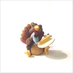 2016 Turkey With Pumpkin Pie *Merry Miniature Hallmark Keepsake Ornament QMM7171