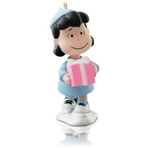 2015 Peanuts Decking the Tree Lucy Hallmark Keepsake Ornament QRP5906