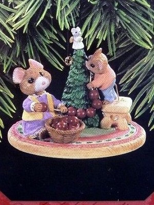 1997 Tender Touches: The Perfect Tree Hallmark Keepsake Ornament 1500QX657-2